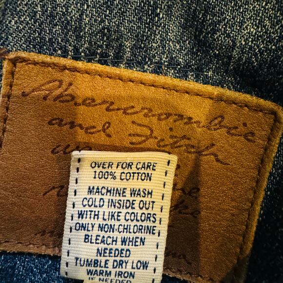 Abercrombie & Fitch Womens Distressed Cotton Denim Trucker Jean Jacket Sz Small - Picture 10 of 10